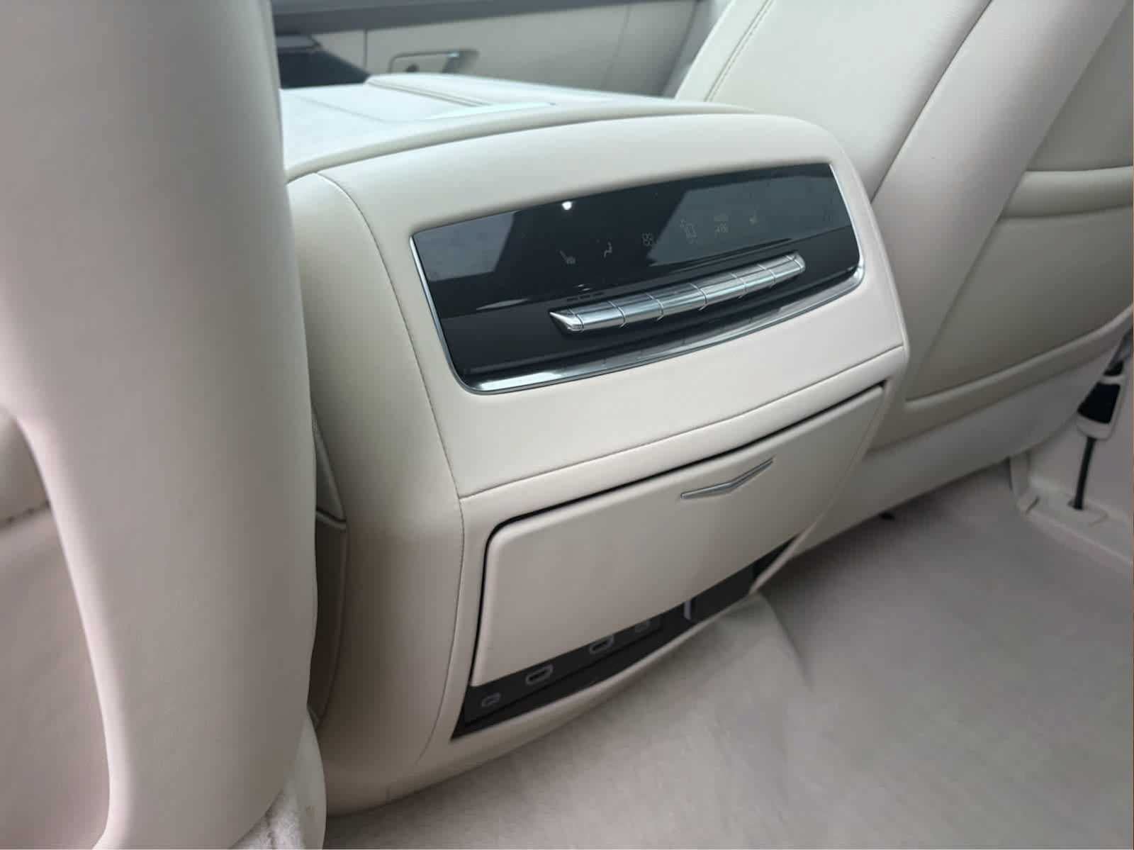 Certified 2023 Cadillac Escalade Sport Platinum w/ LPO, Floor Liner Package AWD/4WD image 25