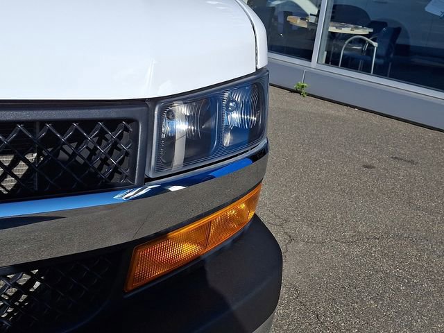 Used 2024 Chevrolet Express 2500 w/ Driver Convenience Package RWD image 19