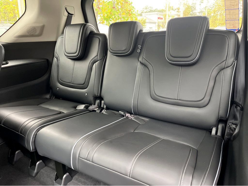 Certified 2025 INFINITI QX80 Sensory image 21