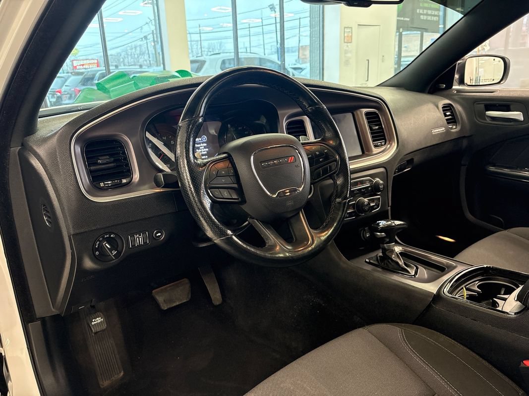 Used 2020 Dodge Charger SXT w/ Blacktop Package AWD/4WD image 16