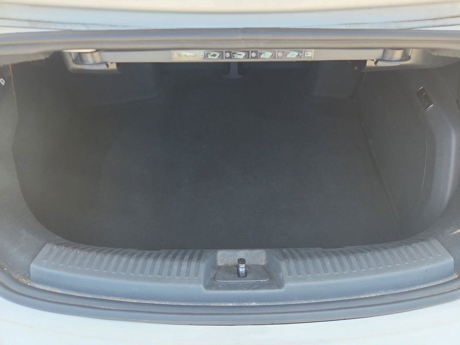 Used 2013 Volkswagen Beetle 2.5 image 12