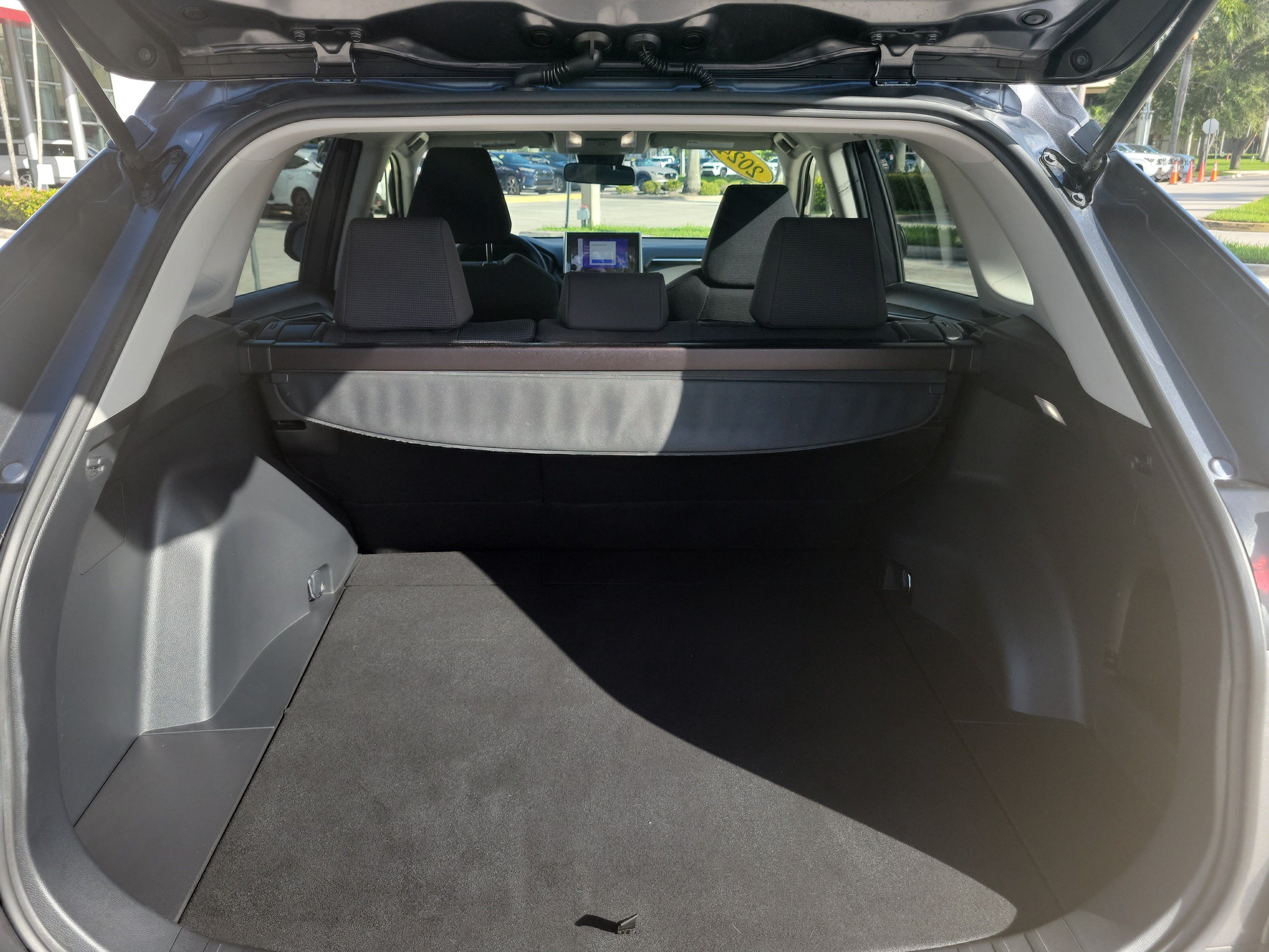 Used 2024 Toyota RAV4 LE FWD image 11