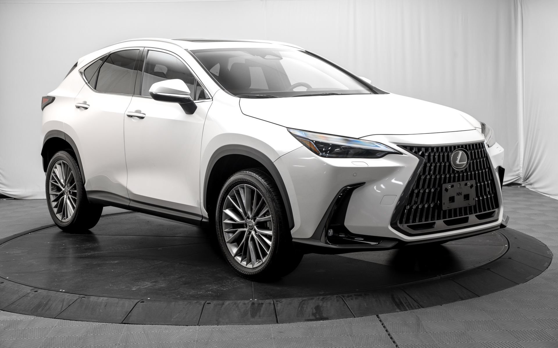 Used 2023 Lexus NX 350 AWD image 9