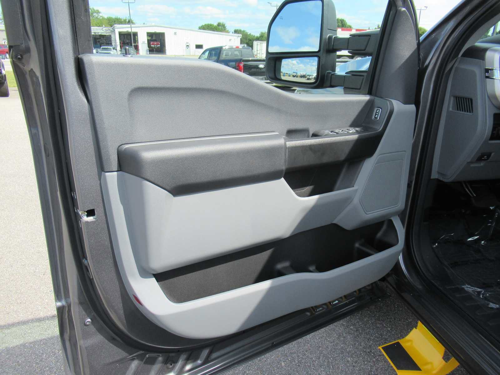 New 2026 Ford F250 XL w/ XL Chrome Package image 17