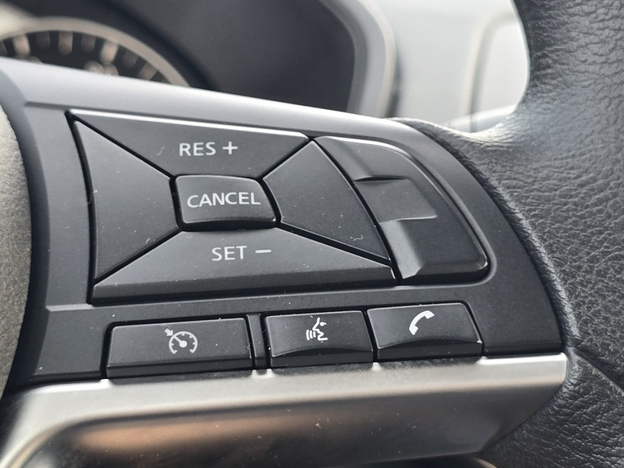 Used 2024 Nissan Altima 2.5 SV FWD image 32