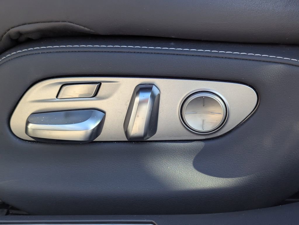 Used 2022 Lexus LS 500 w/ Accessory Package (Z2) image 14