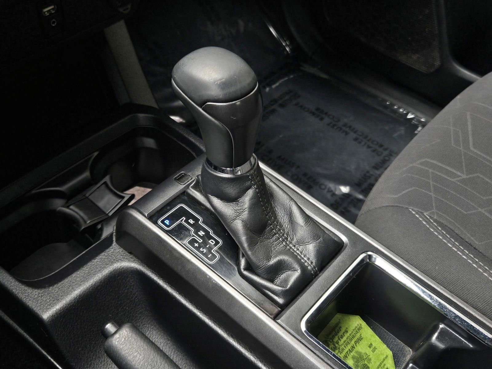 Used 2017 Toyota Tacoma TRD Sport image 18