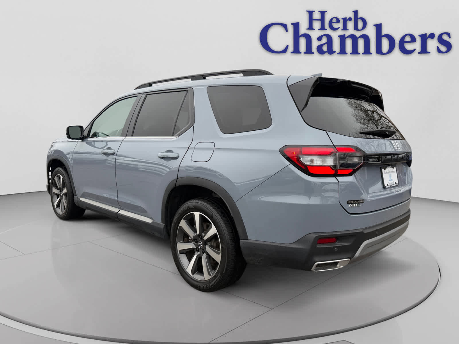 Used 2023 Honda Pilot Elite image 3