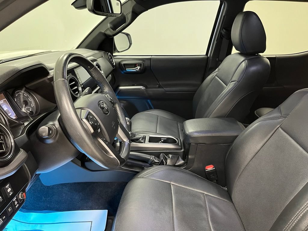 Used 2021 Toyota Tacoma TRD Off-Road w/ Technology Package AWD/4WD image 23