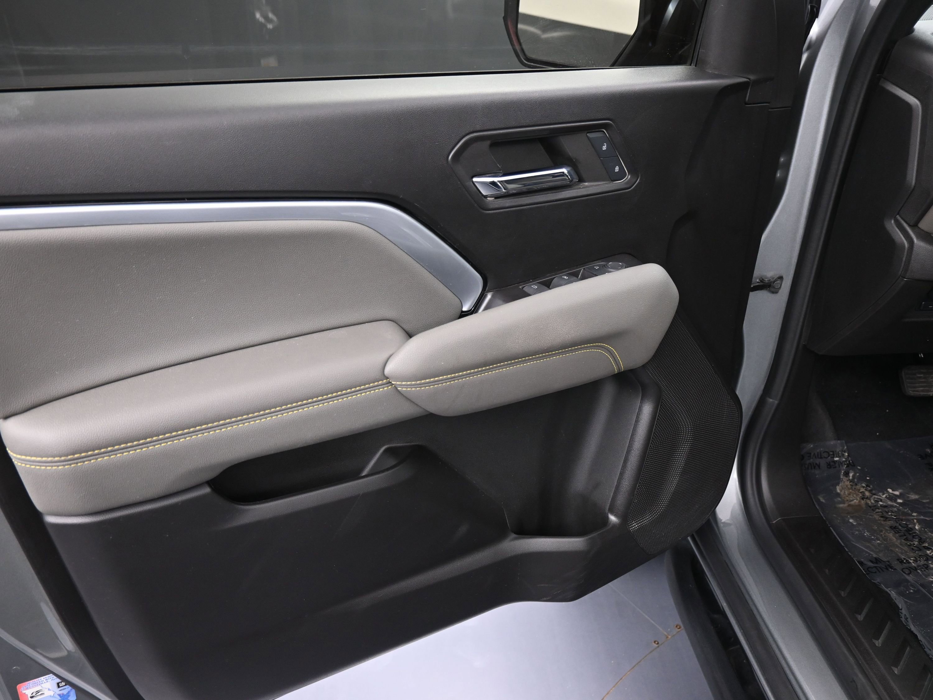 Used 2024 Chevrolet Colorado ZR2 w/ Technology Package image 13