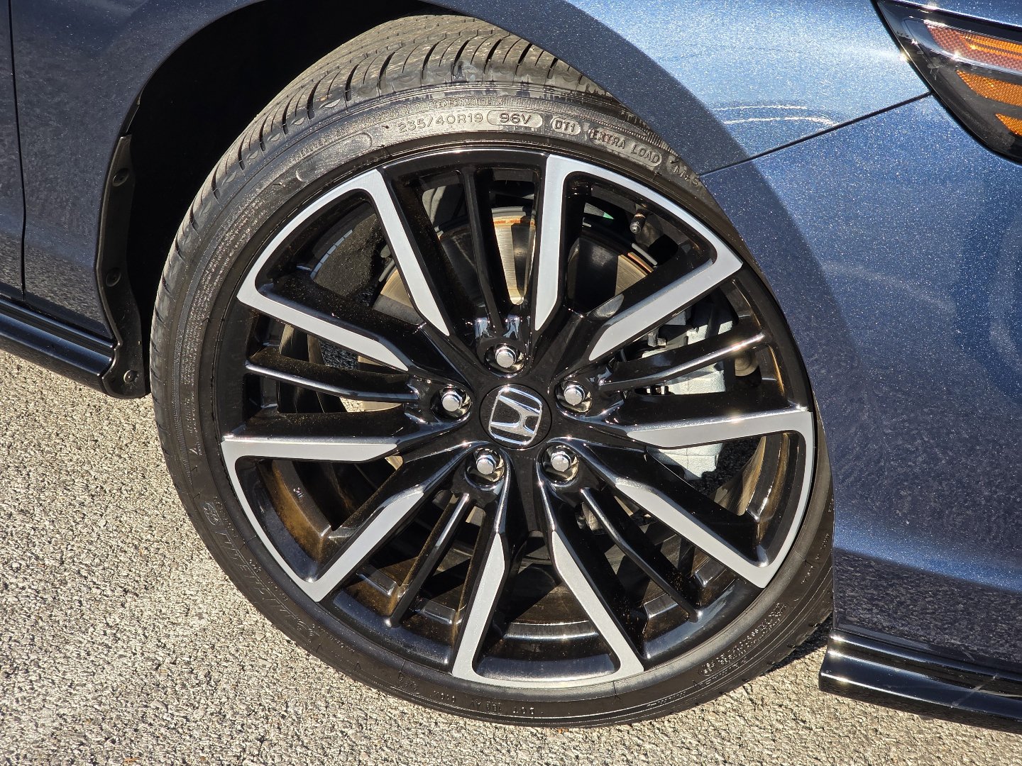 Used 2024 Honda Accord Touring image 11