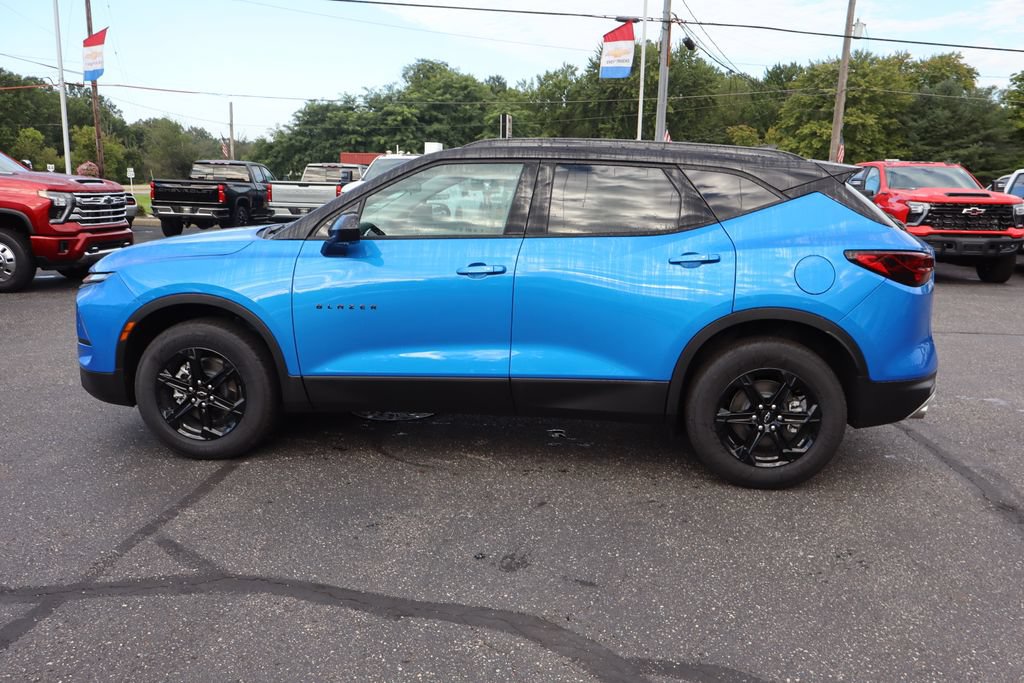 New 2026 Chevrolet Blazer LT w/ Midnight/Sport Edition FWD image 18
