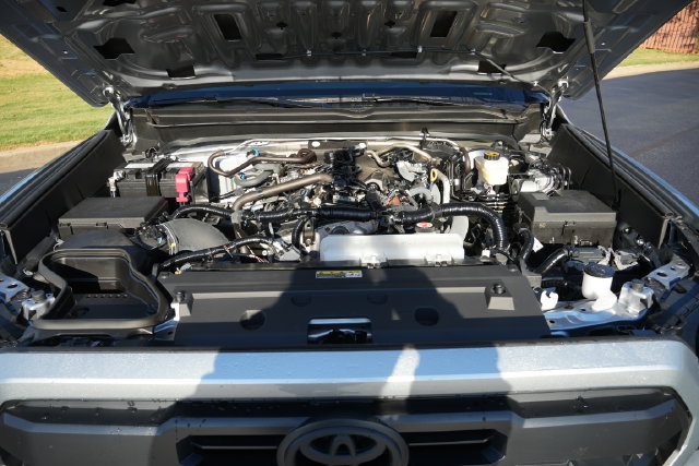 Used 2025 Toyota Tacoma TRD Sport AWD/4WD image 12