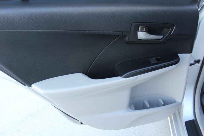 Used 2014 Toyota Camry LE FWD image 13