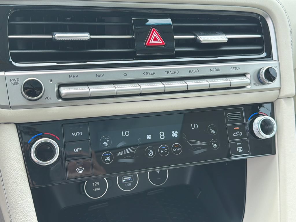 New 2026 Genesis G70 2.5T Prestige AWD/4WD image 32