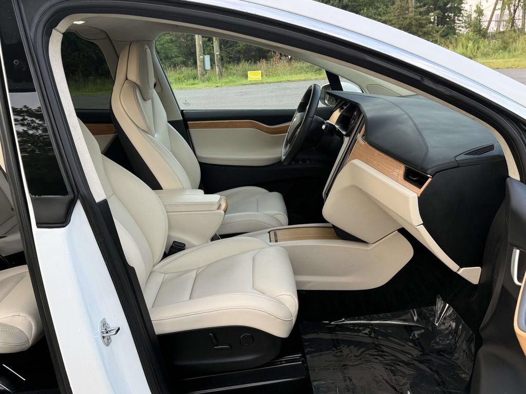 Used 2018 Tesla Model X 75D AWD/4WD image 14