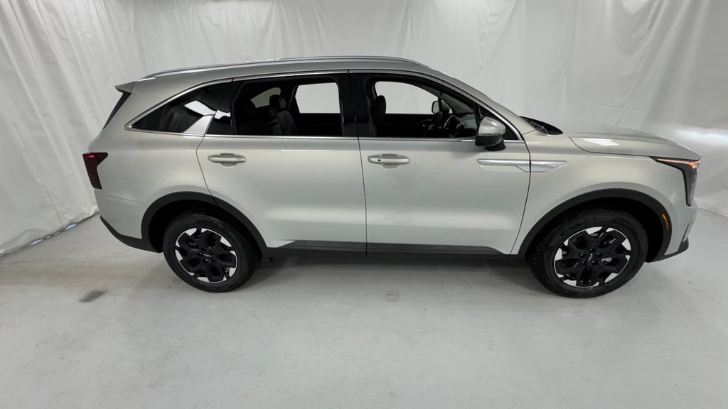 New 2026 Kia Sorento S AWD/4WD image 2