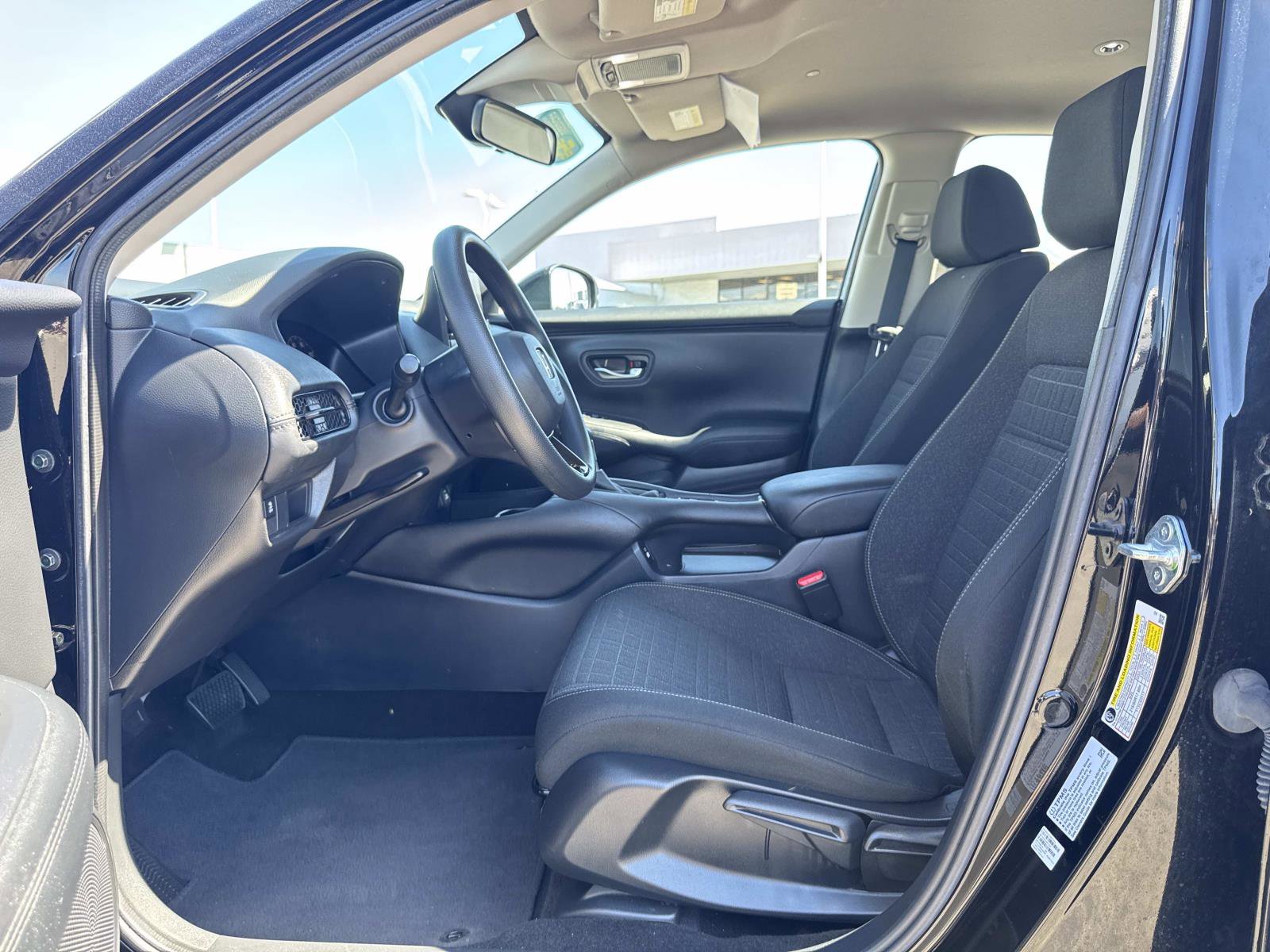 Used 2023 Honda HR-V LX image 21