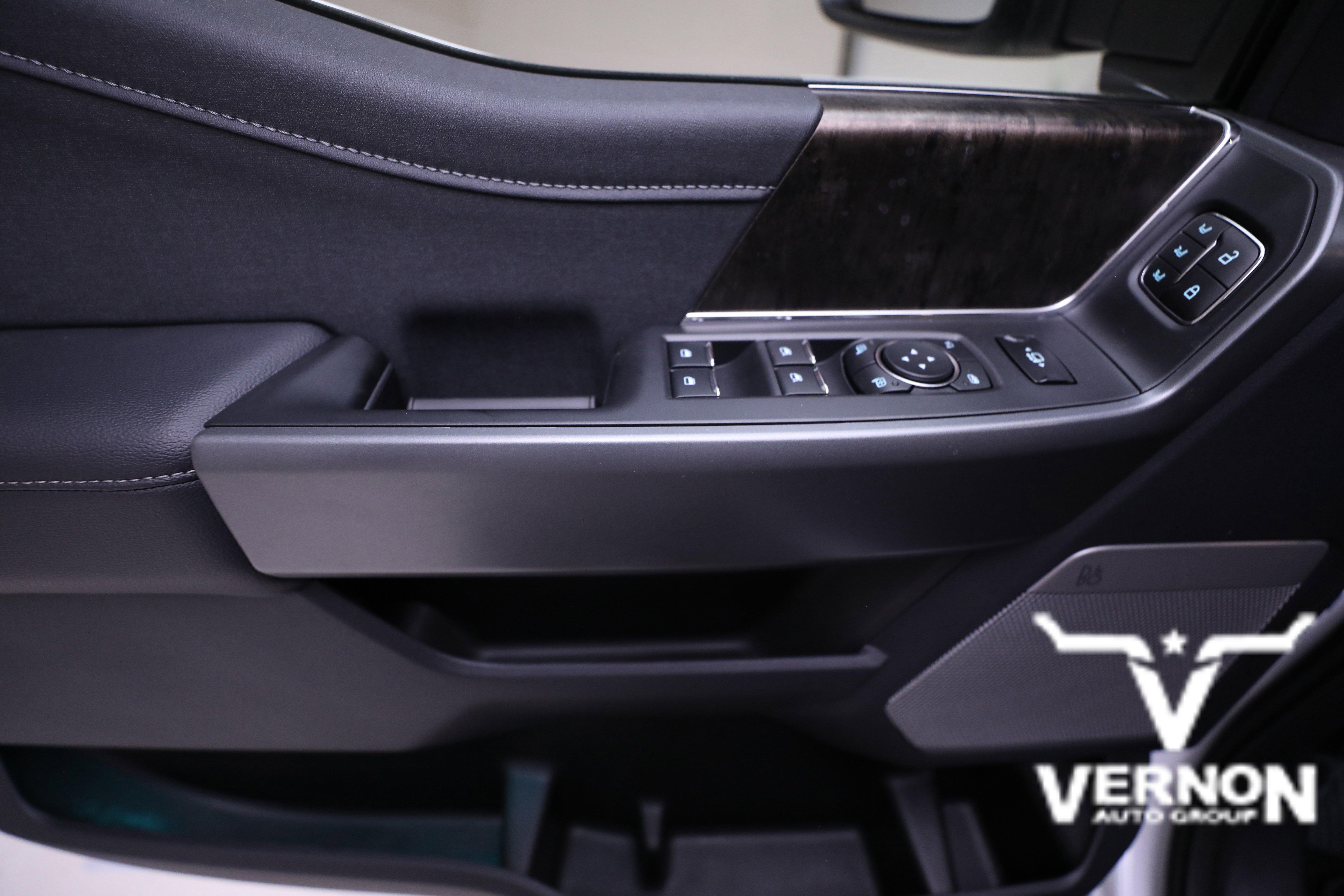 New 2026 Ford F350 Lariat w/ Chrome Package image 19