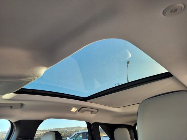 New 2025 Ford Escape SE w/ PHEV Premium Package image 8