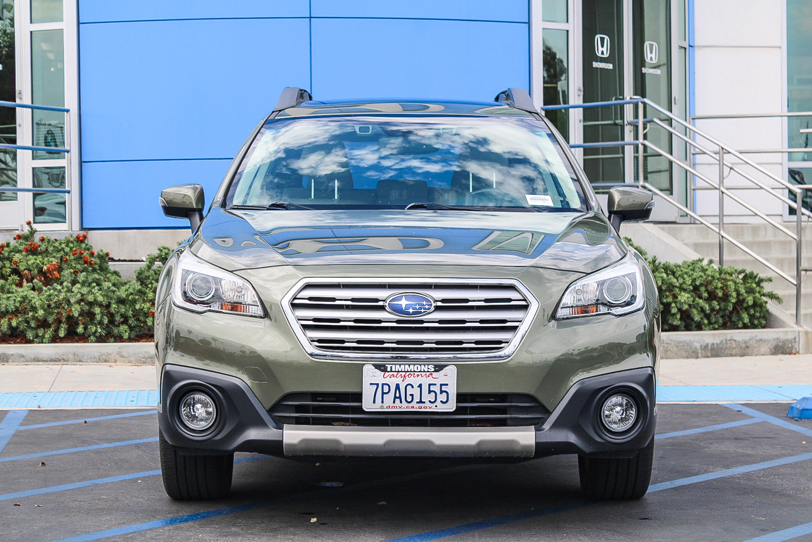 Used 2016 Subaru Outback 2.5i Limited AWD/4WD image 2