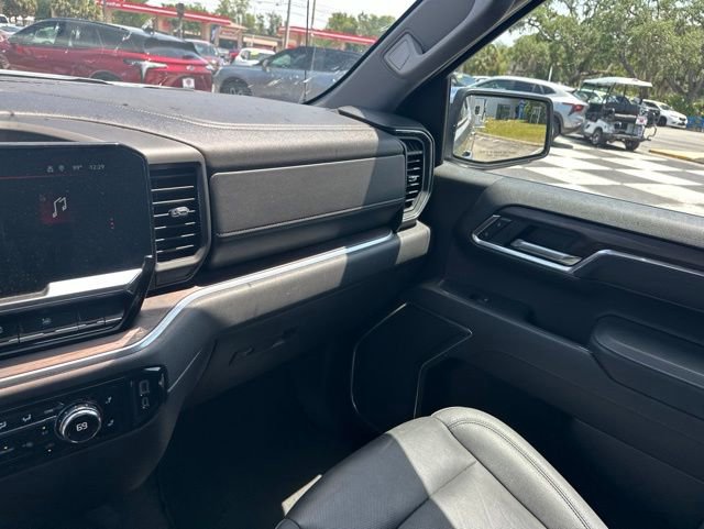 Used 2025 GMC Sierra 1500 SLT AWD/4WD image 16