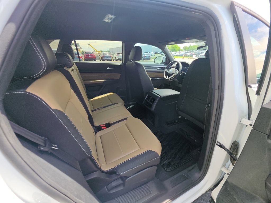 Used 2022 Volkswagen Atlas Cross Sport SE FWD image 30