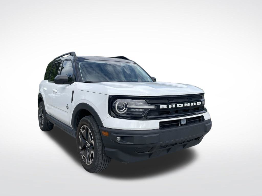Used 2023 Ford Bronco Sport Outer Banks w/ Tech Package AWD/4WD image 2