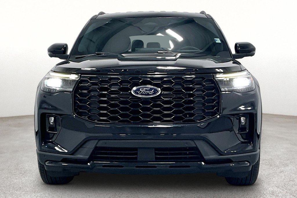 Used 2025 Ford Explorer ST-Line w/ Premium Package RWD image 4