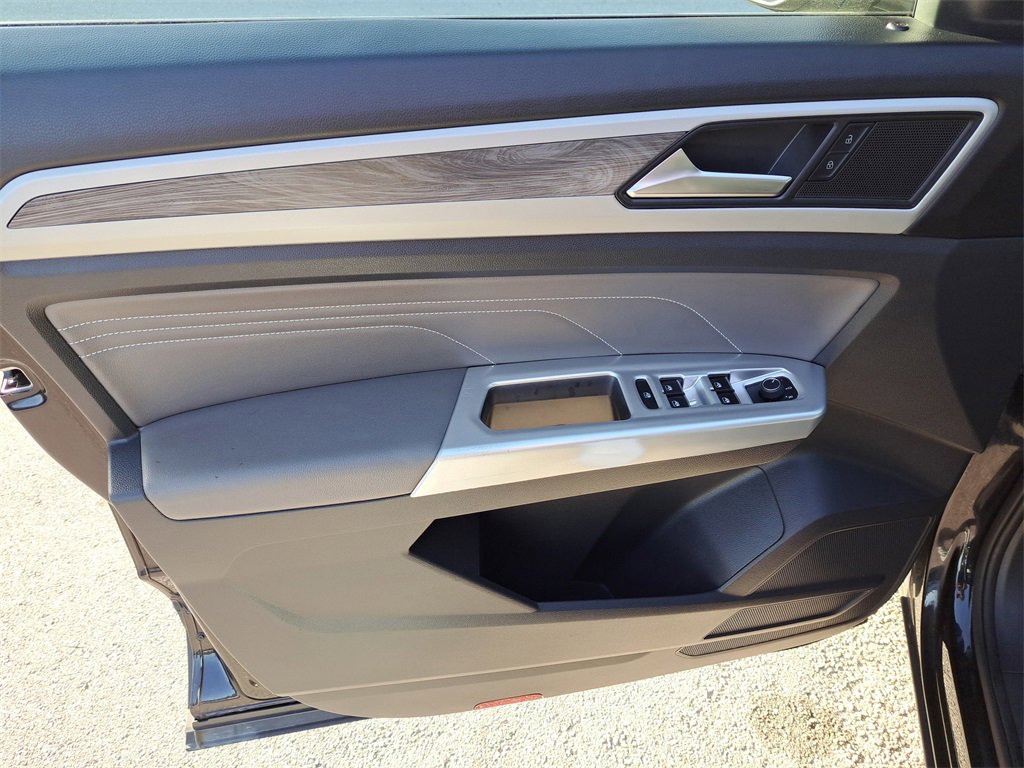 Certified 2023 Volkswagen Atlas Cross Sport SE image 15