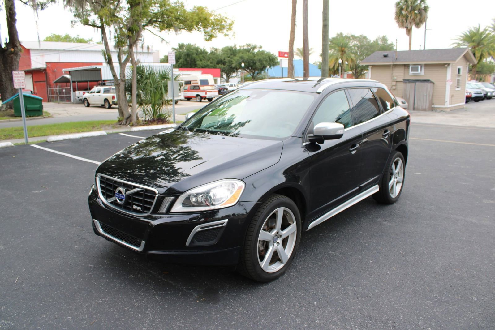 Used 2013 Volvo XC60 T6 R-Design Platinum AWD/4WD image 1