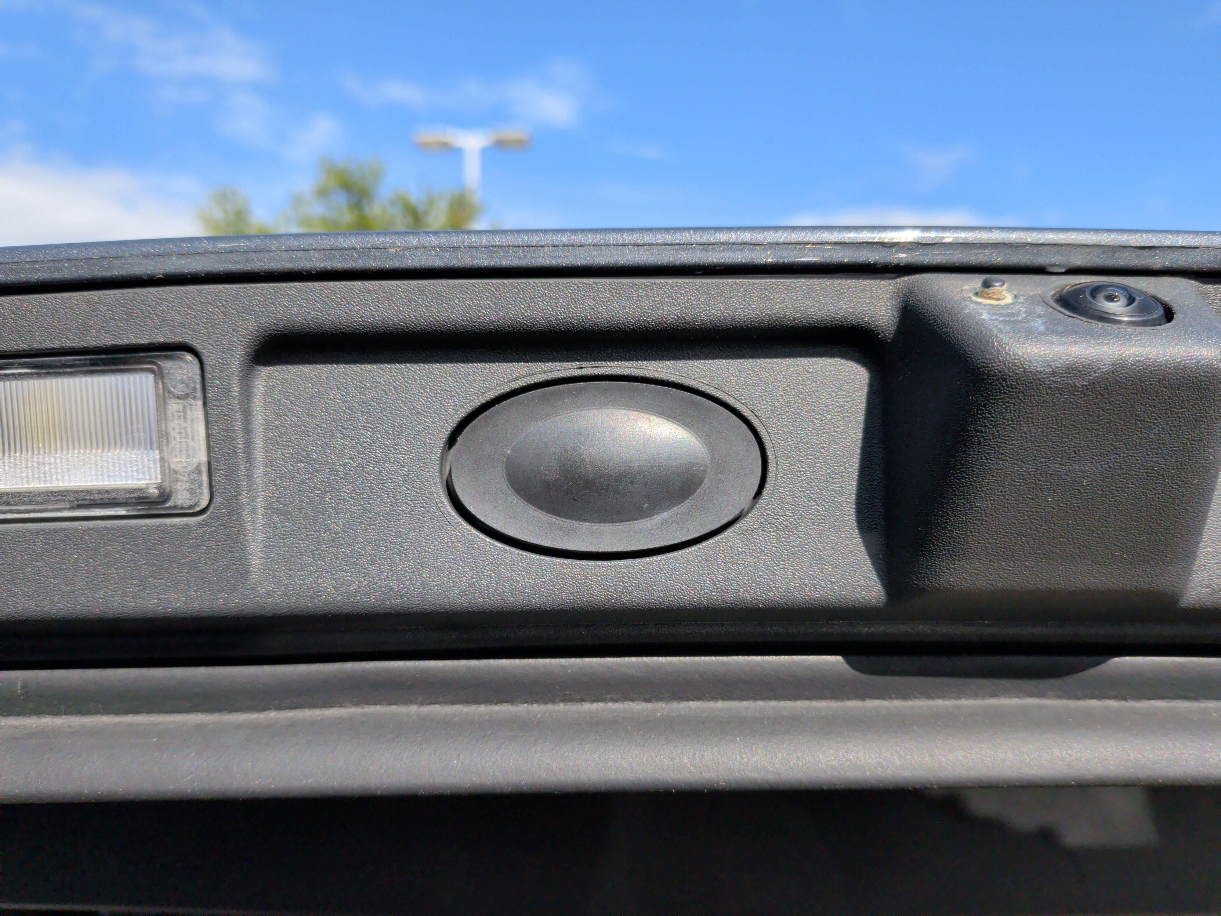 Used 2024 Rivian R1S Adventure AWD/4WD image 41