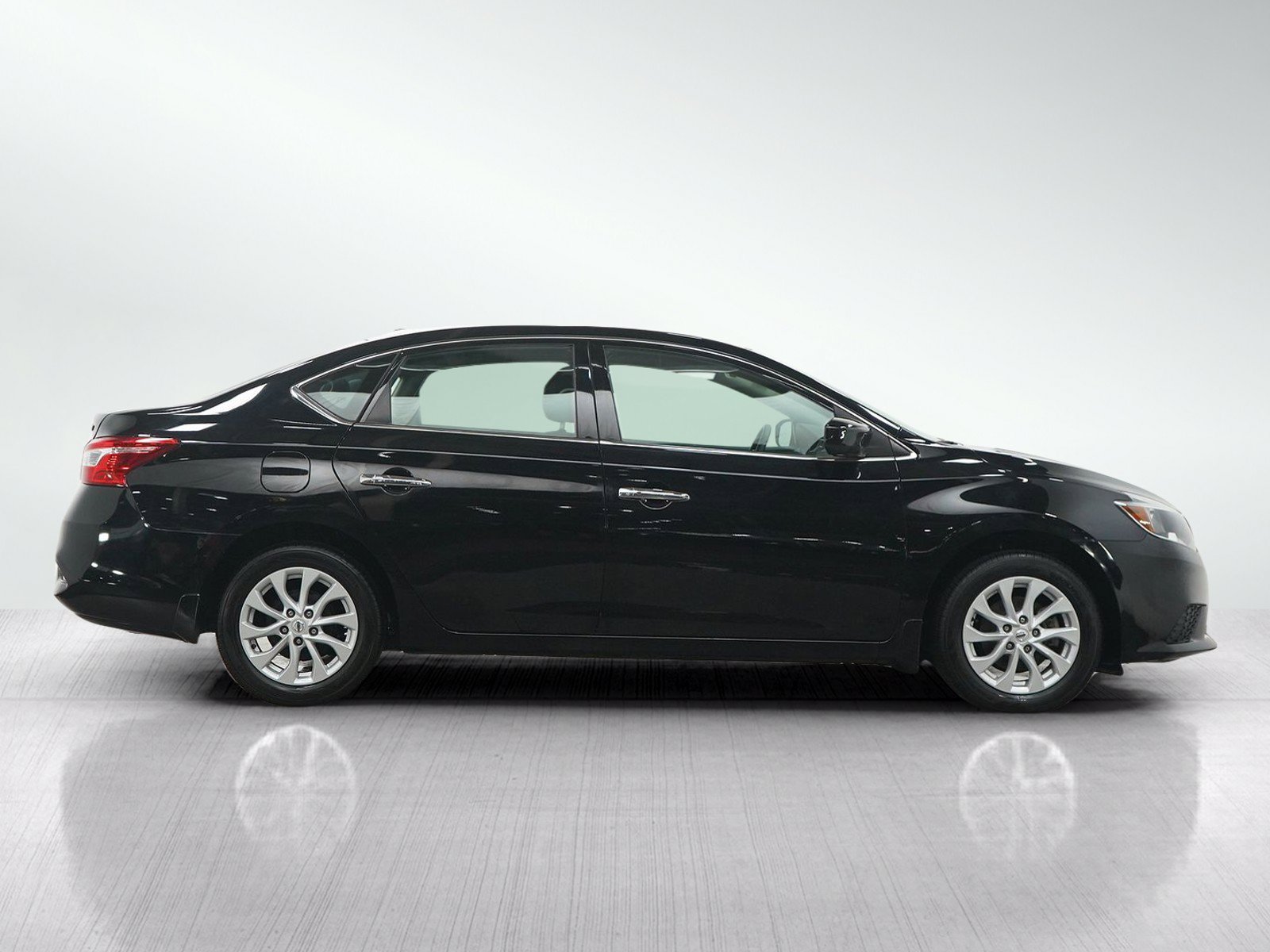 Used 2019 Nissan Sentra SV FWD image 6
