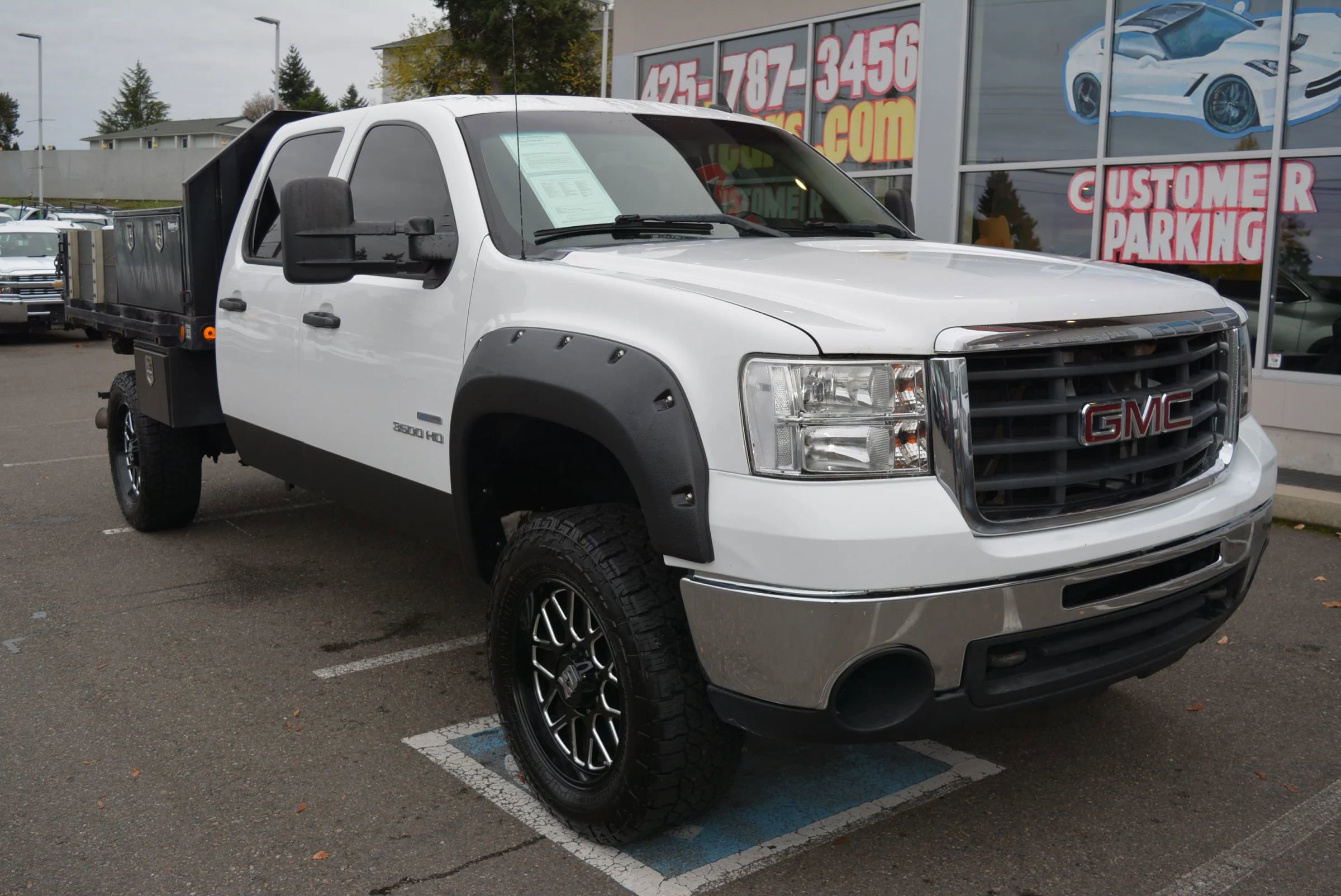 Used 2010 GMC Sierra 3500 SLE image 1