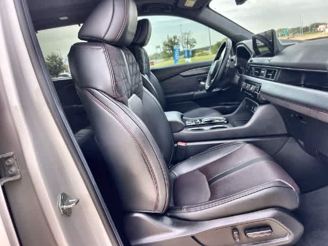 Certified 2026 Honda Pilot Black Edition image 12