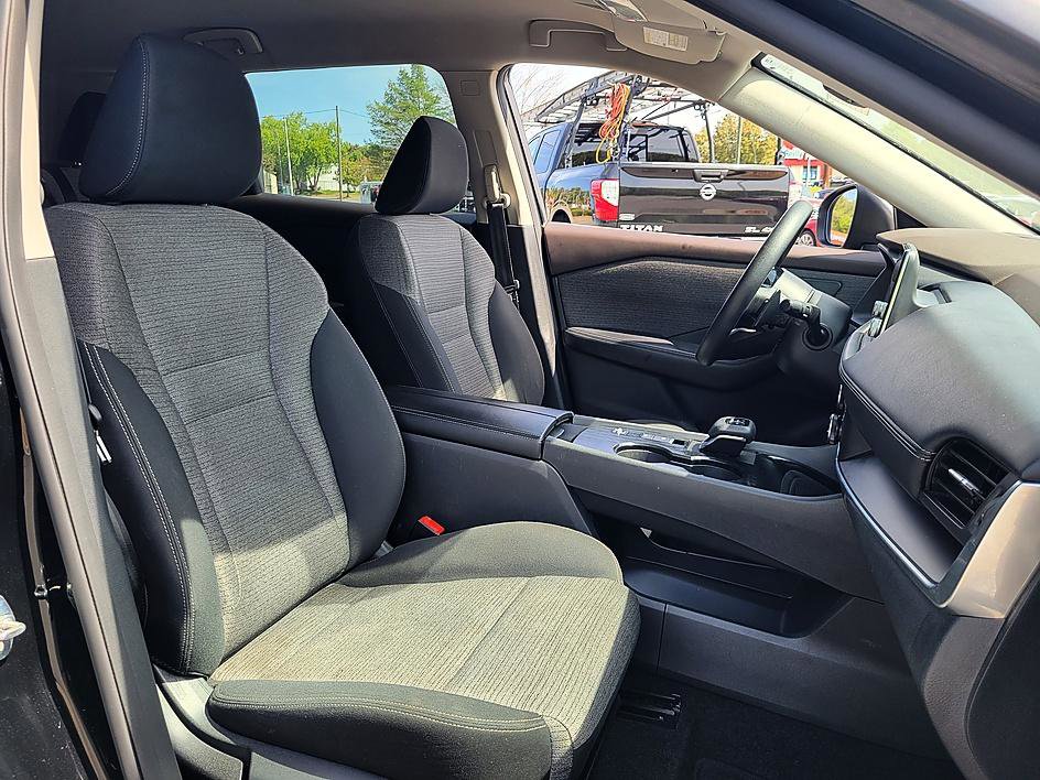 Used 2021 Nissan Rogue S image 17