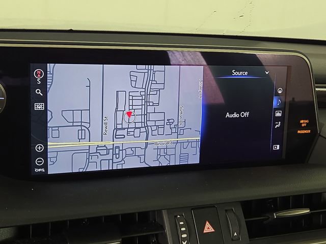 Used 2020 Lexus ES 300h w/ Accessory Package image 18