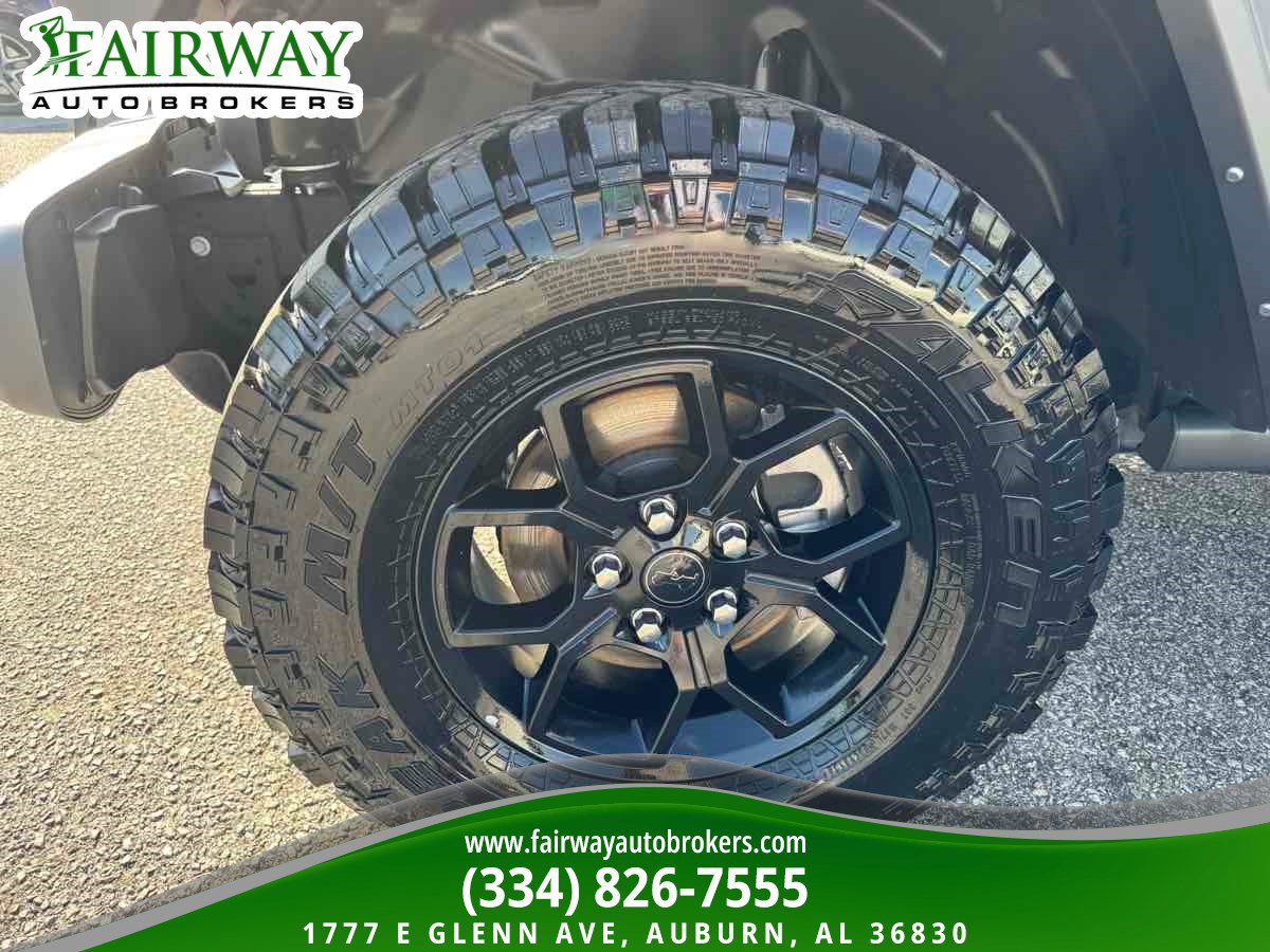 Used 2025 Jeep Wrangler Willys AWD/4WD image 30