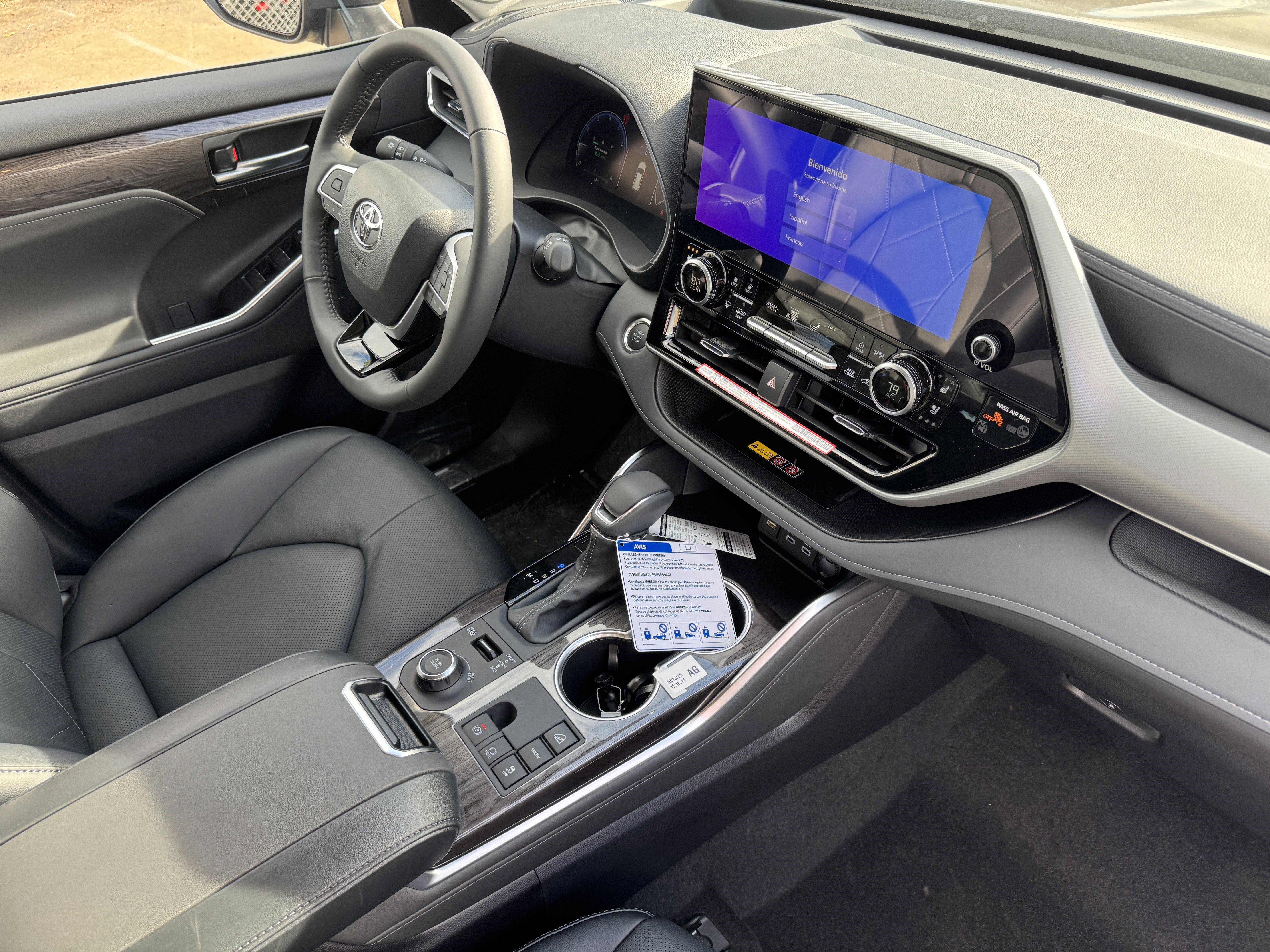 New 2026 Toyota Highlander Platinum AWD/4WD image 16