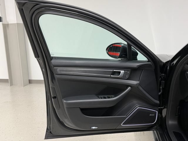 Certified 2022 Porsche Panamera GTS AWD/4WD image 33