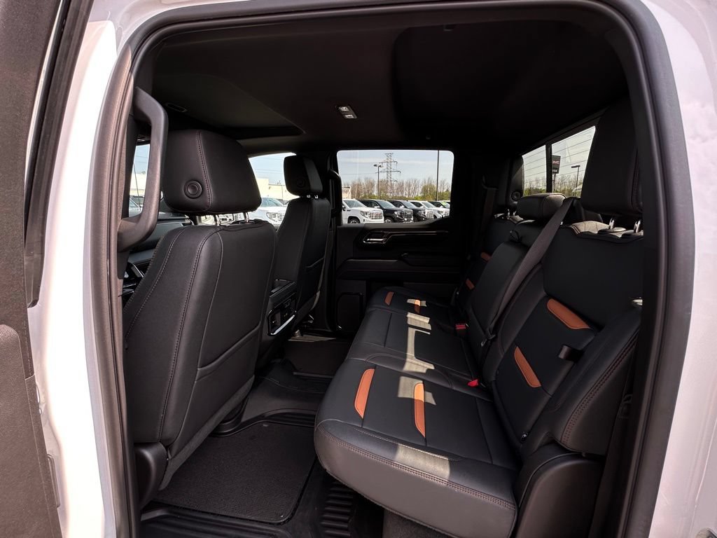 Used 2023 GMC Sierra 1500 AT4 w/ Technology Package AWD/4WD image 26