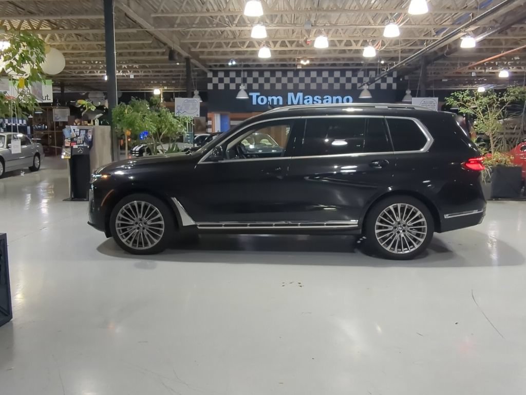 Certified 2024 BMW X7 xDrive40i w/ Premium Package AWD/4WD image 11