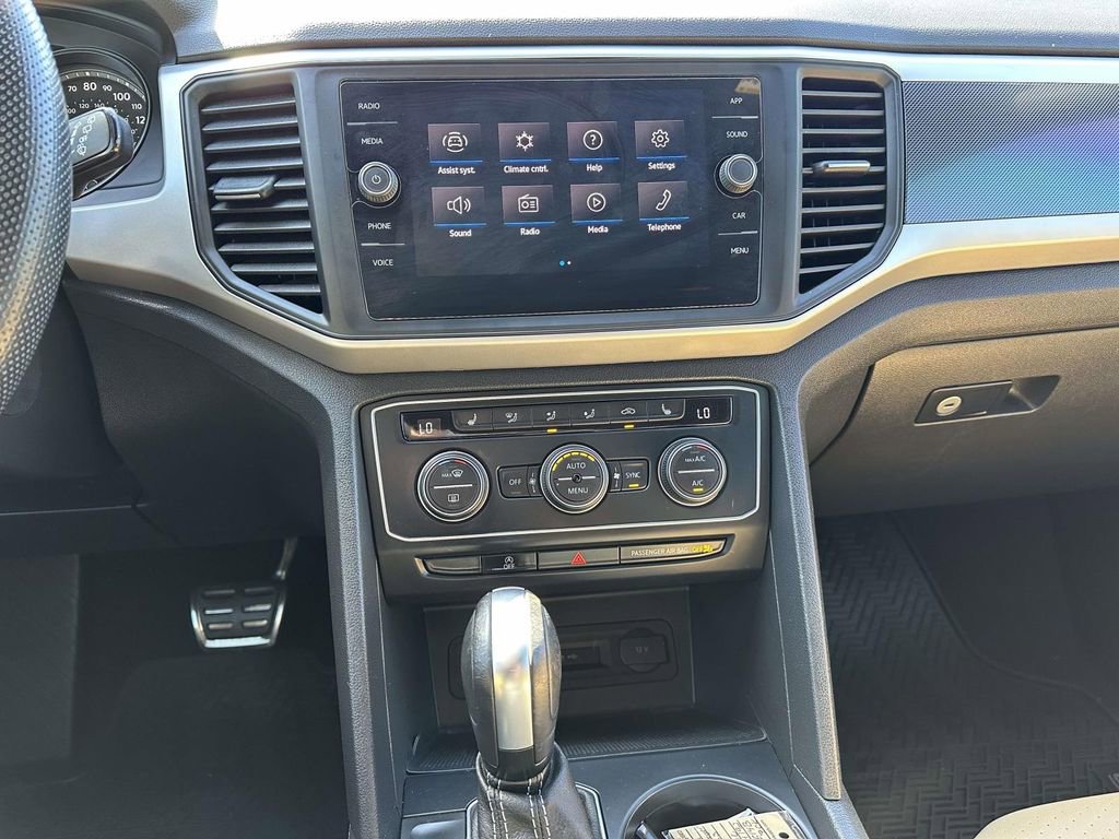 Used 2021 Volkswagen Atlas Cross Sport SE image 17