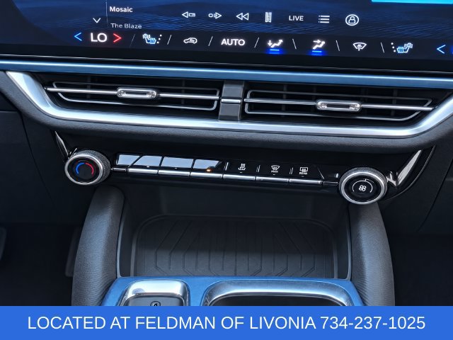 Certified 2024 Chevrolet Equinox EV LT AWD/4WD image 11
