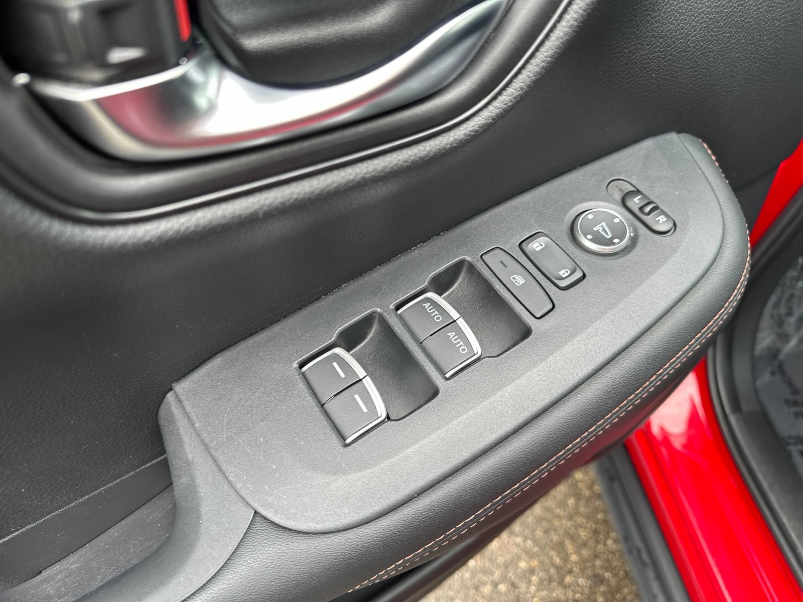 Used 2024 Honda HR-V Sport image 16
