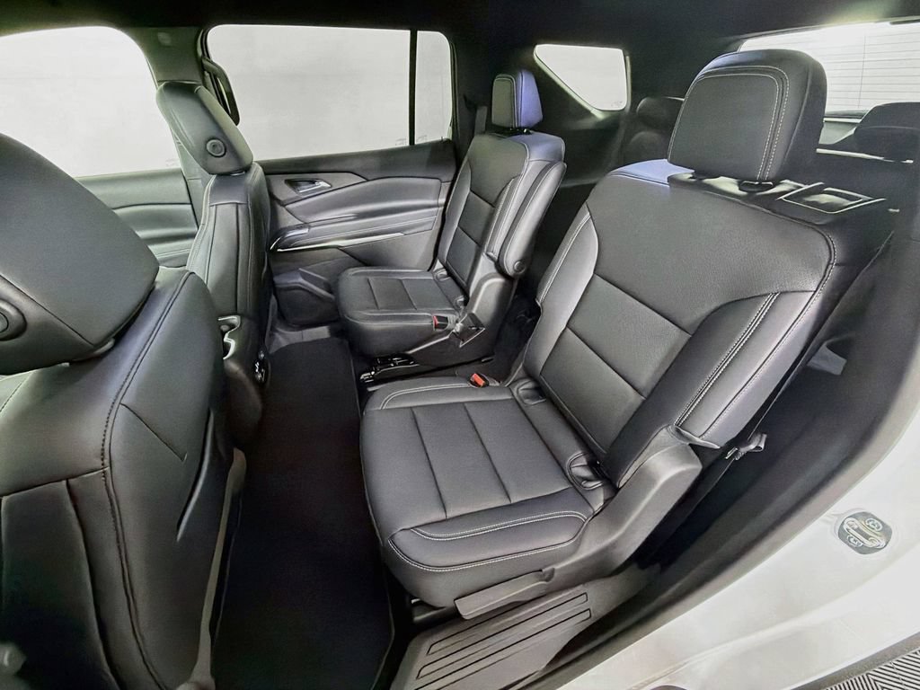 New 2026 Chevrolet Traverse LT w/ Driver Confidence Package AWD/4WD image 24