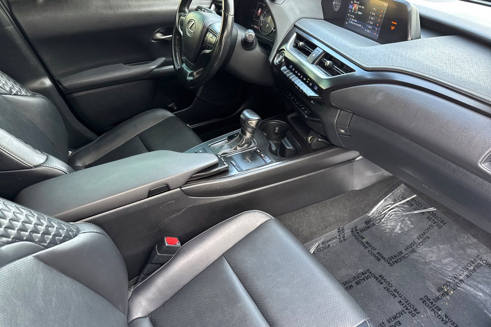 Used 2019 Lexus UX 200 image 15