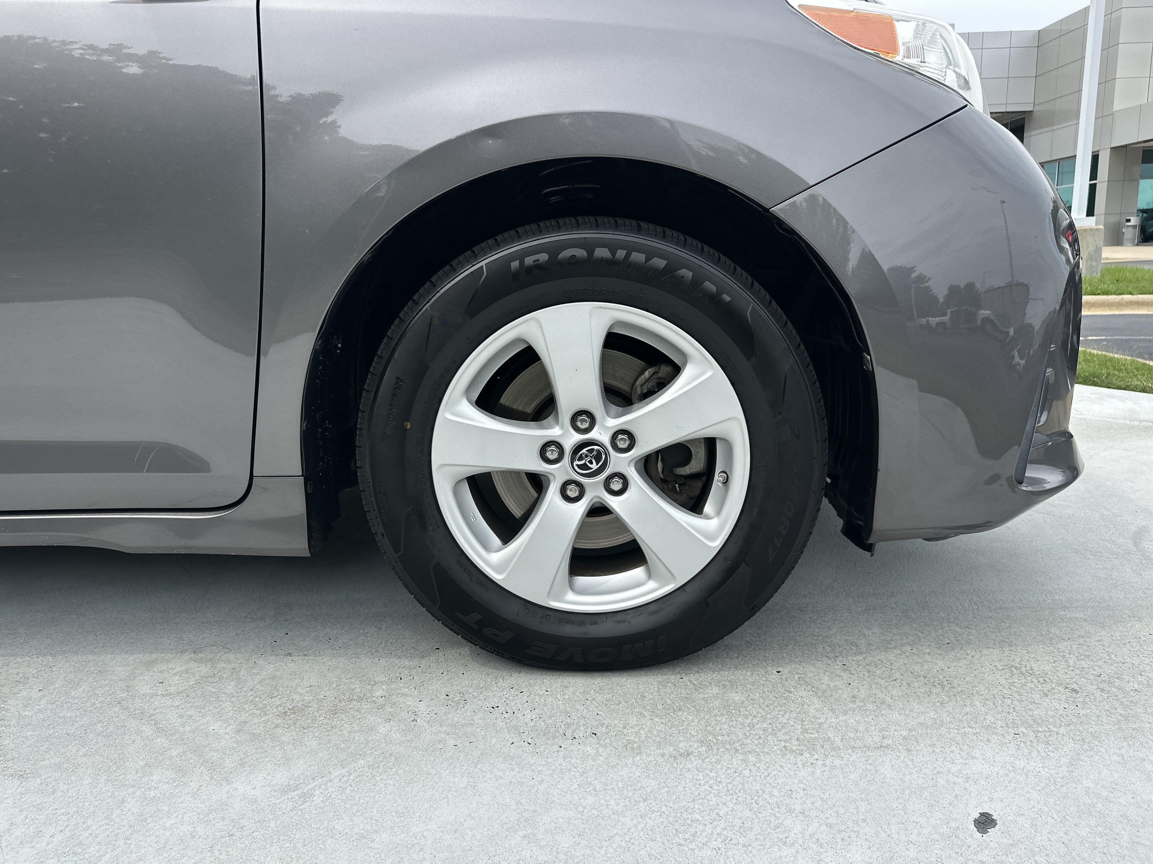 Used 2018 Toyota Sienna LE FWD image 13