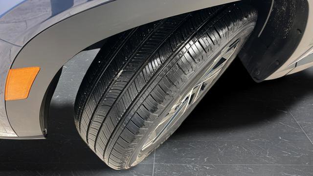 Used 2025 Hyundai Tucson Limited image 36