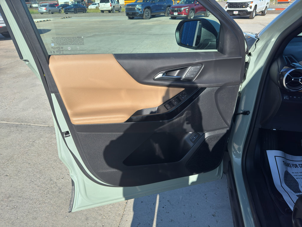 Used 2025 Chevrolet Equinox ACTIV w/ Safety and Technology Package image 9